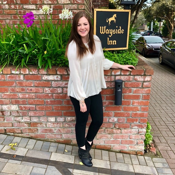 Meet your Posh Ambassador, Kylie! 💕 - Picture 3 of 8